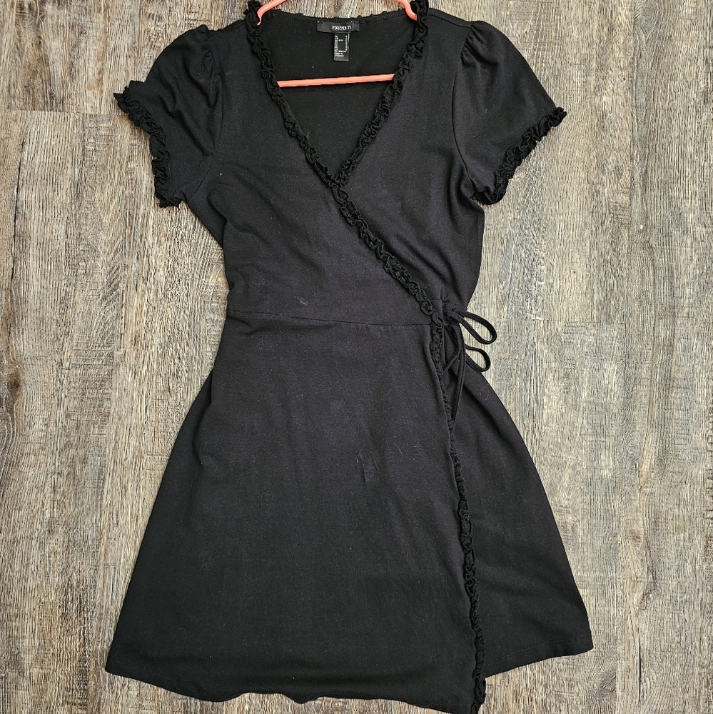 Forever 21 Black Wrap Dress With Ruffle Edge Detail Size SMALL